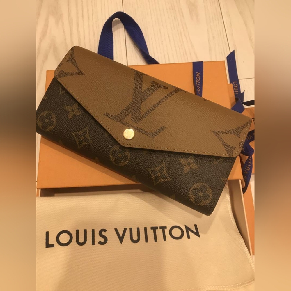 LV Sarah wallet